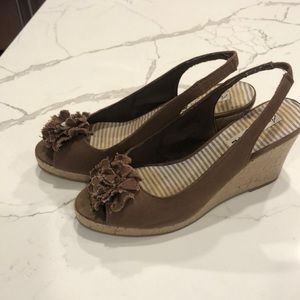 American Eagle Sweetpea Wedge Peep-toe Slingback